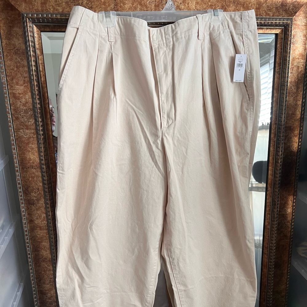 Gap 100% organic cotton high rise pleated khakis